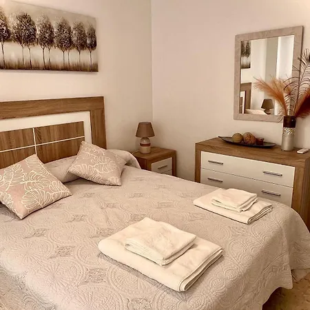 Apartamento Primera Linea De Playa Yate 3 *